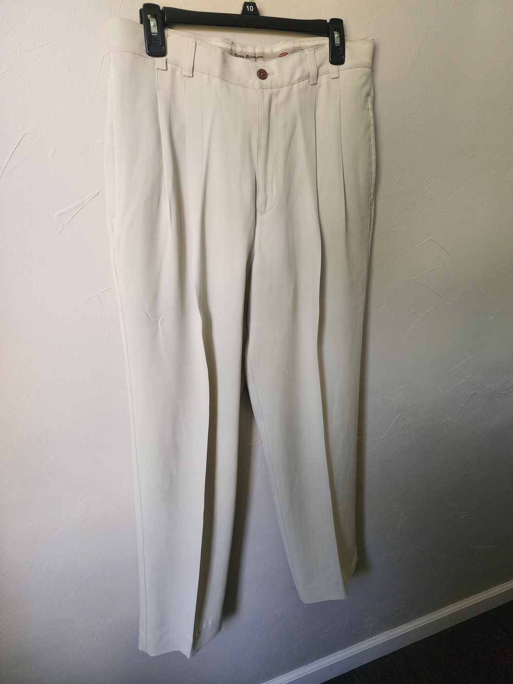 Men's Classic Pleated Dress Pants in Off-White Size 32